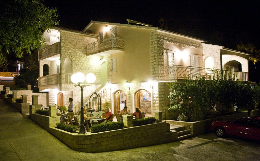 Apartment mit Balkon
