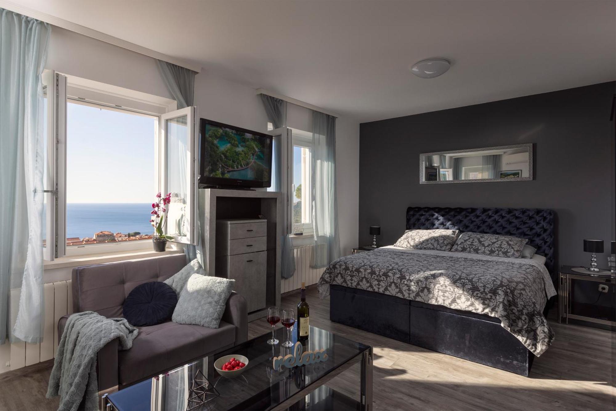 Studio with Sea View