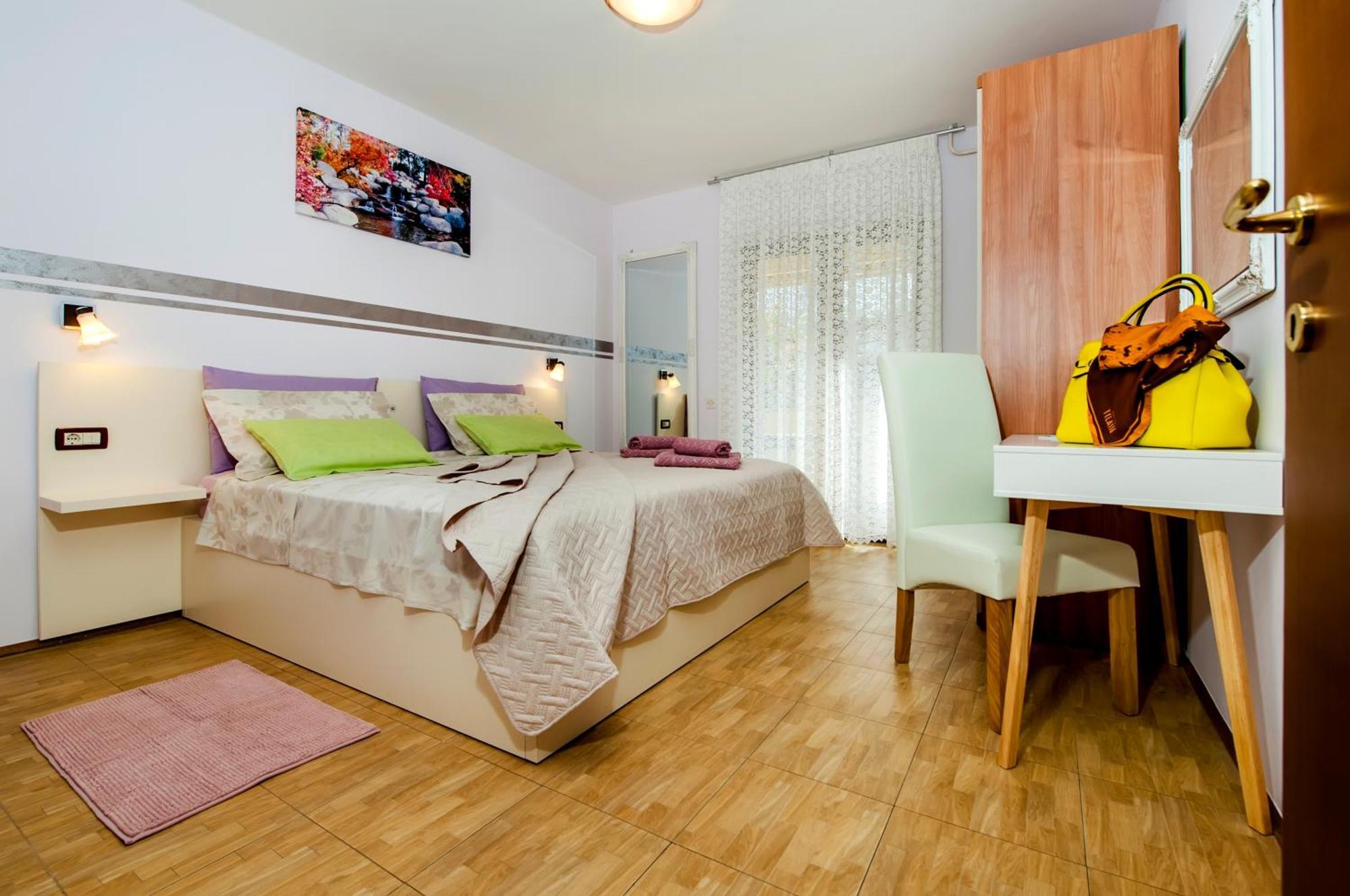 One-Bedroom Apartment with Balcony