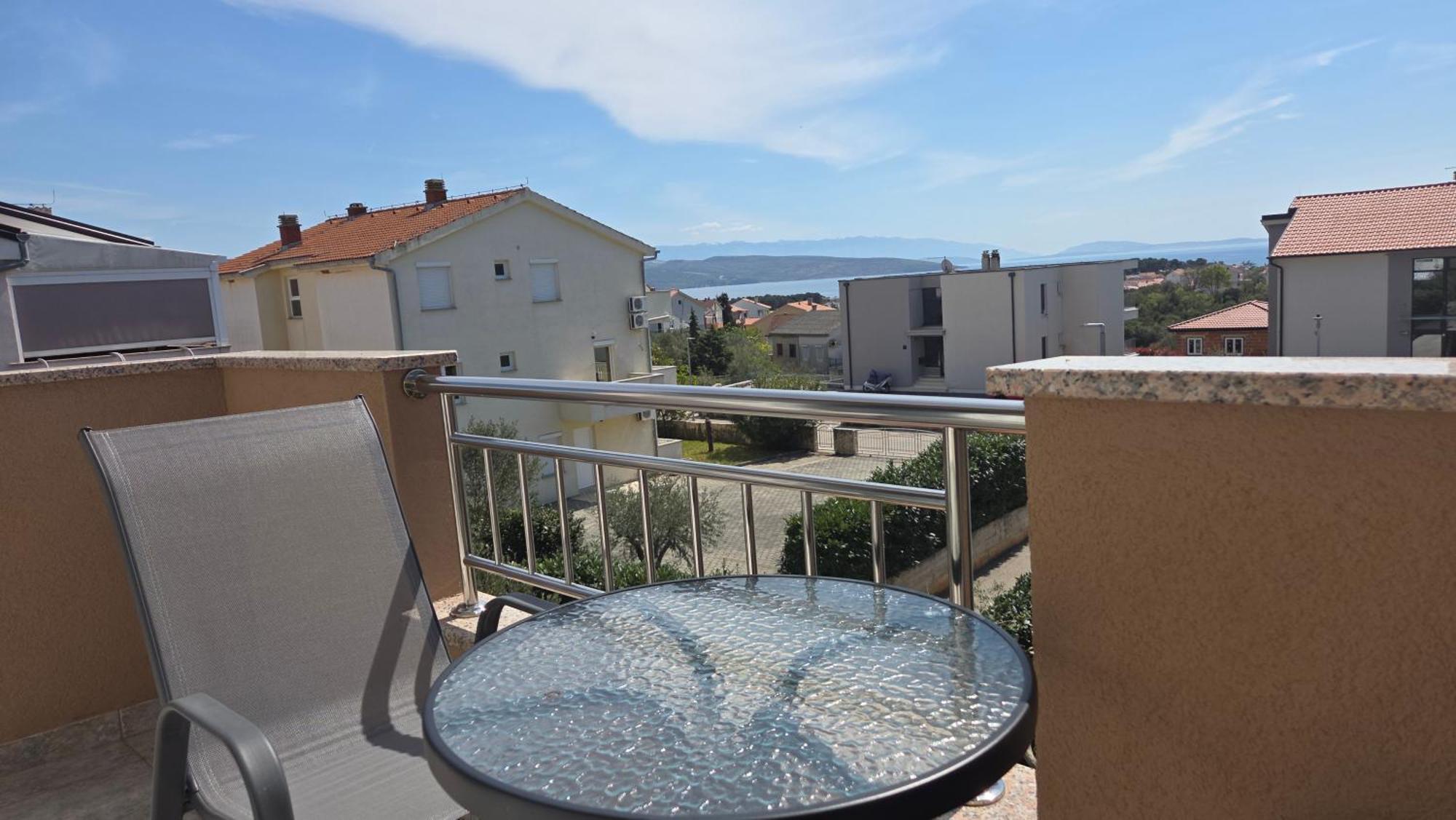 Camera Matrimoniale con Balcone e Vista Mare