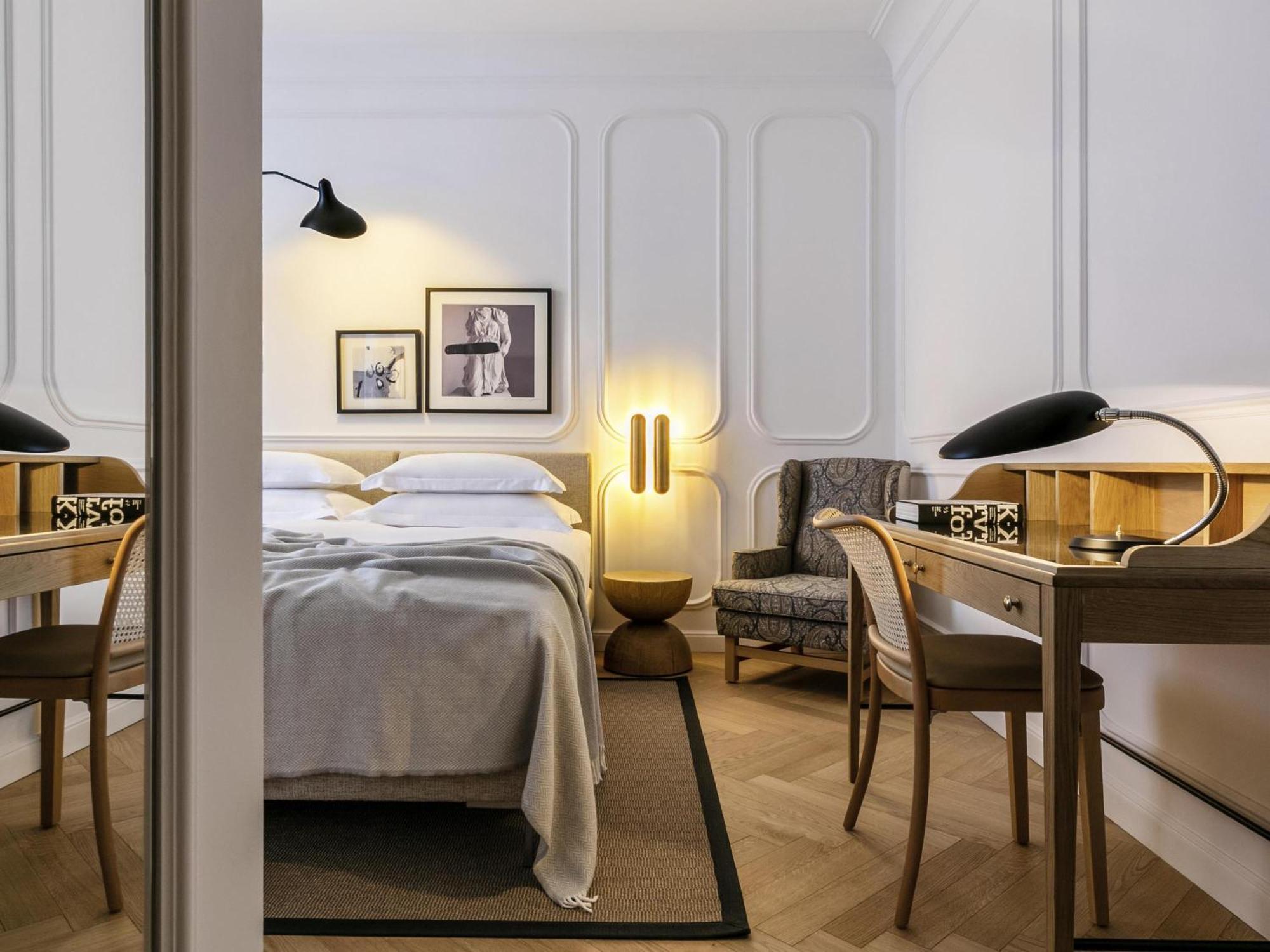 Deluxe Room,1772259848:JPEG
