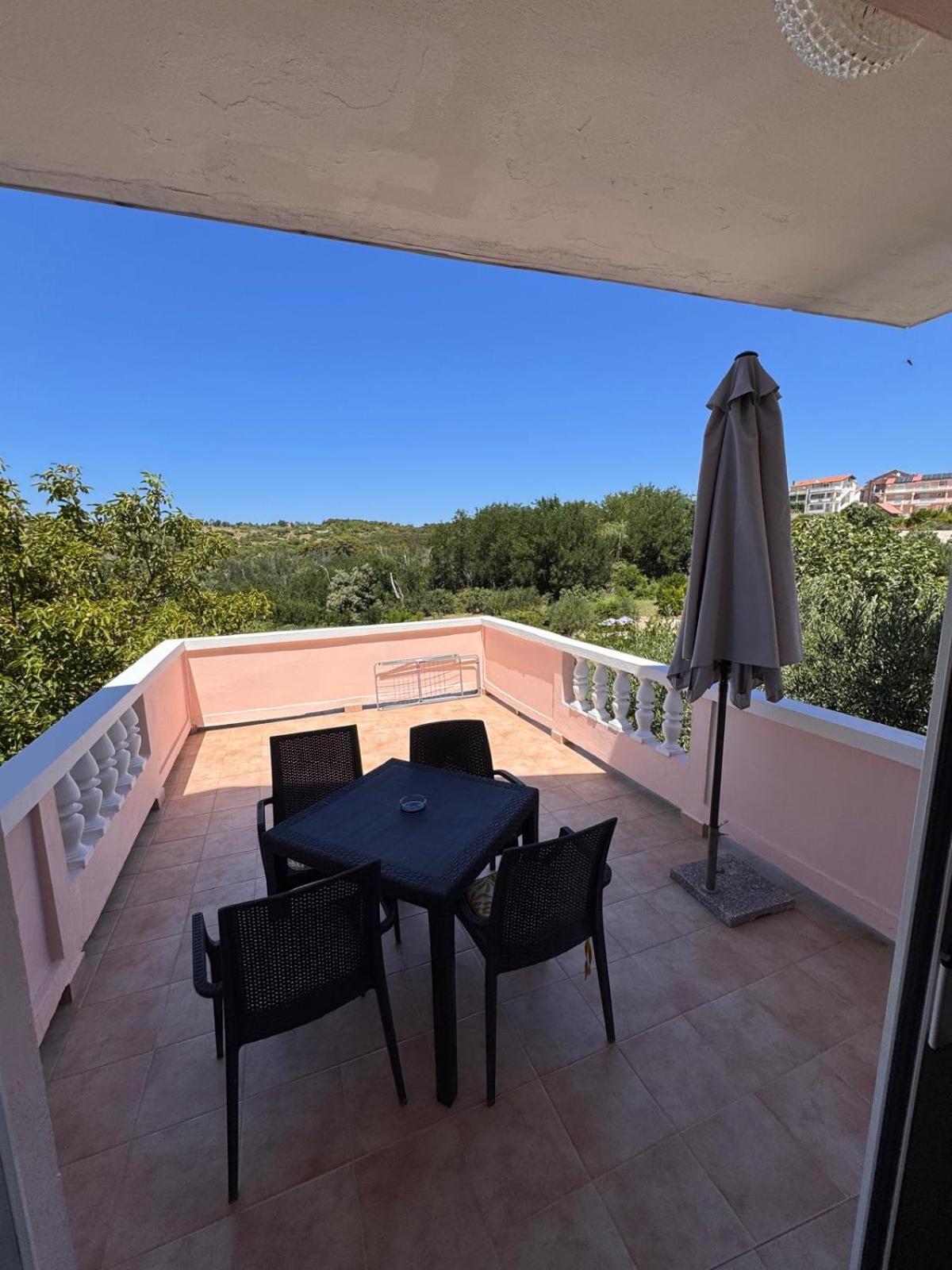 Studio mit Balkon