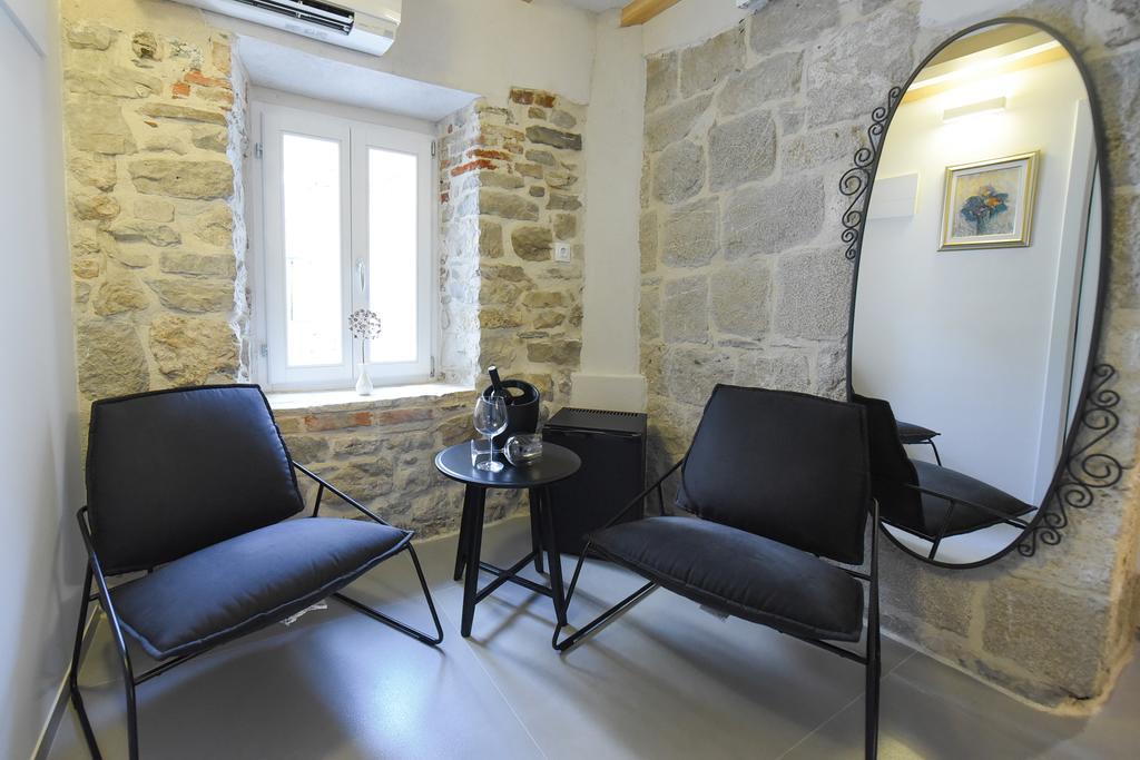 Deluxe Double Room - Pylon 2