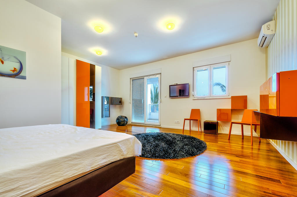 Deluxe Dreibettzimmer mit Balkon und Meerblick