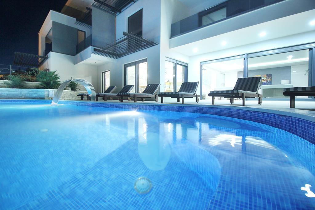 Villa Deluxe