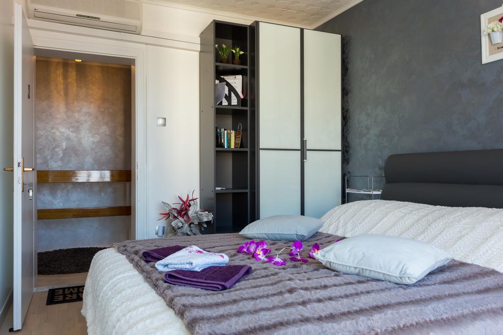 Kamer met Queensize Bed en Balkon