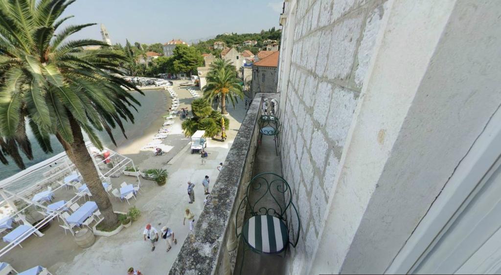 Doppelzimmer mit Balkon und Meerblick