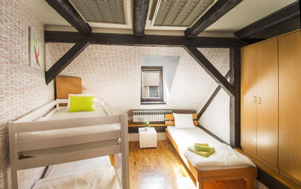 Bed in 8-Bed Mixed Dormitory Room