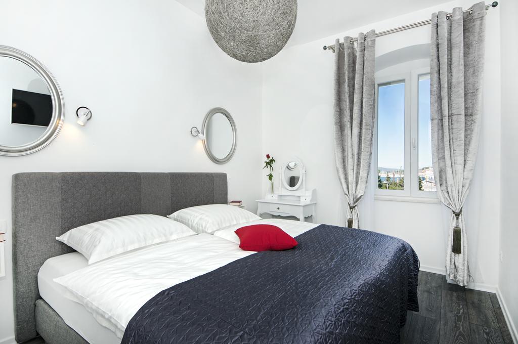Apartamento de 1 dormitorio con balcón y vistas al mar