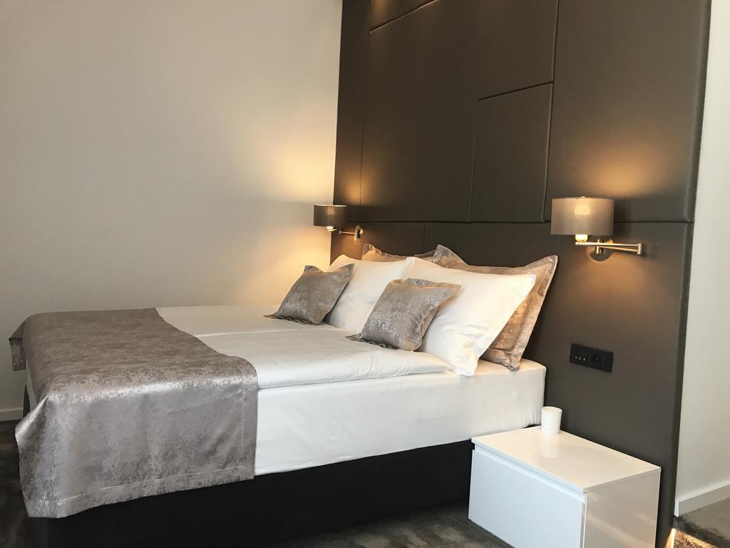 Deluxe Double Room with Sea View 1