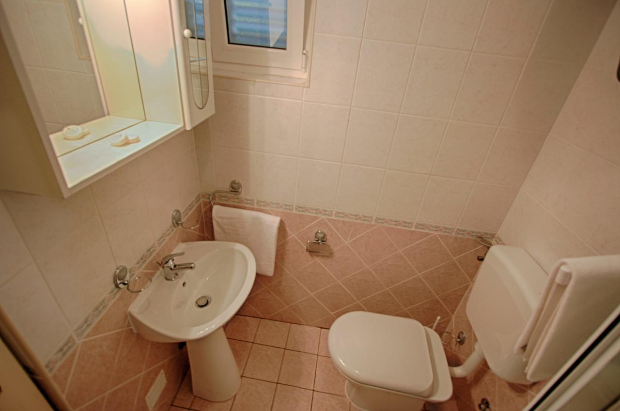 Apartment mit Balkon