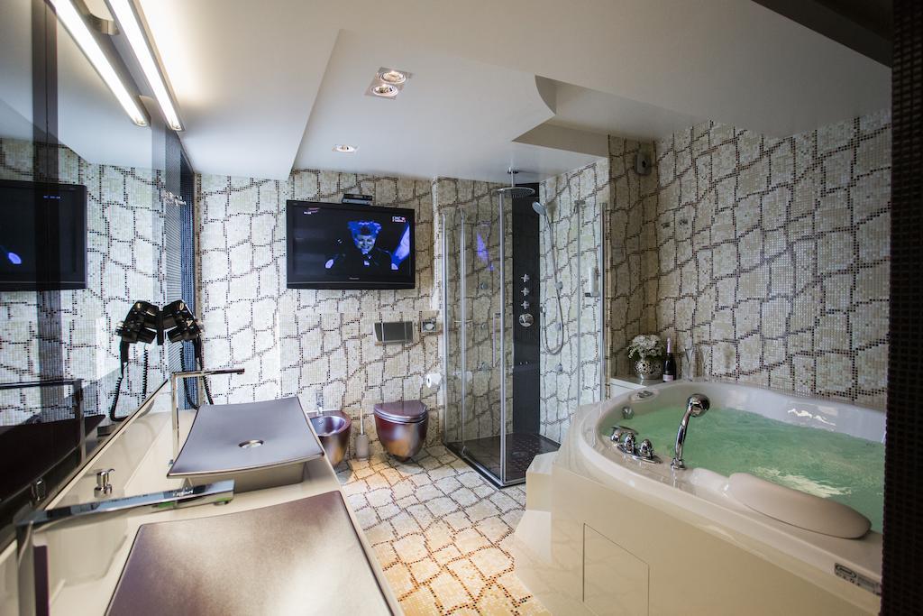 Deluxe Suite with Sea View, Terrace and Whirlpool