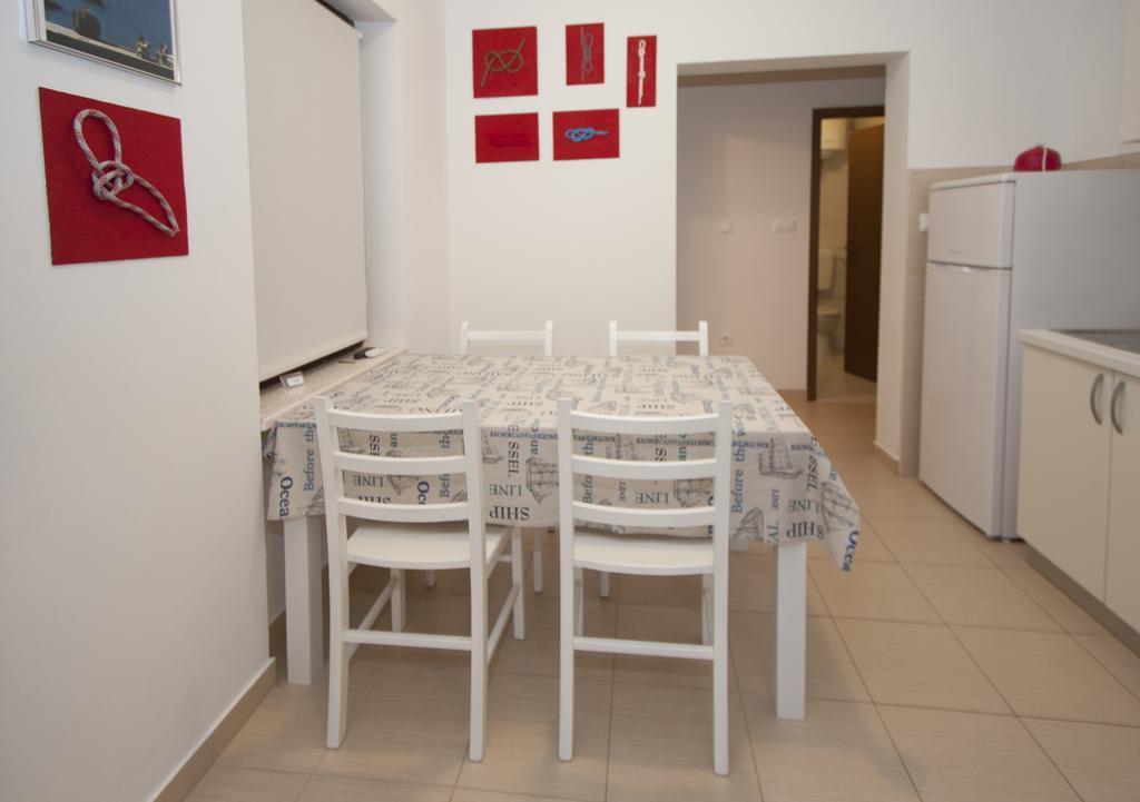 Apartamento de 1 dormitorio con terraza y vistas al mar