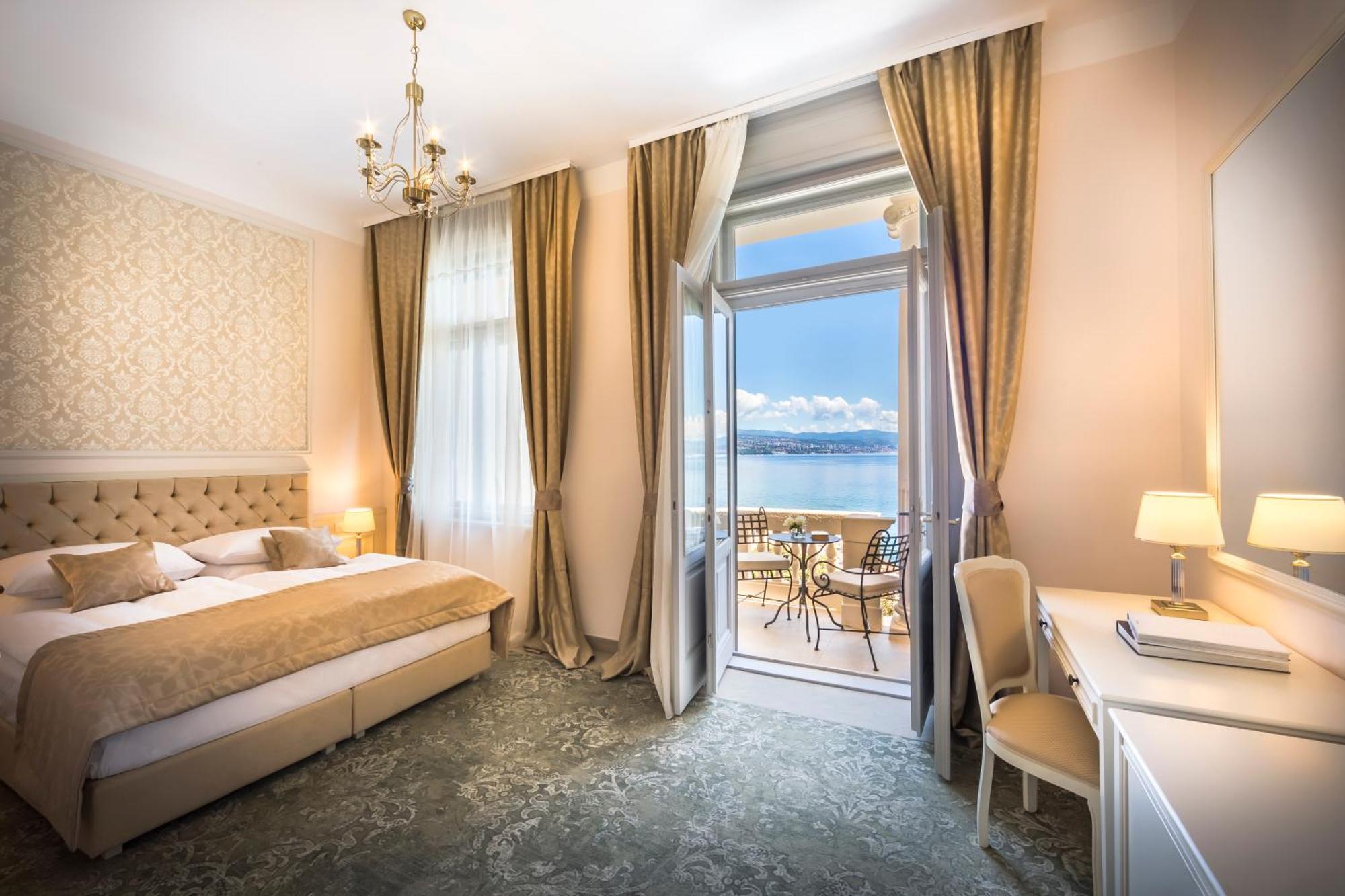 Chambre Double Supérieure avec Balcon - Vue sur Mer