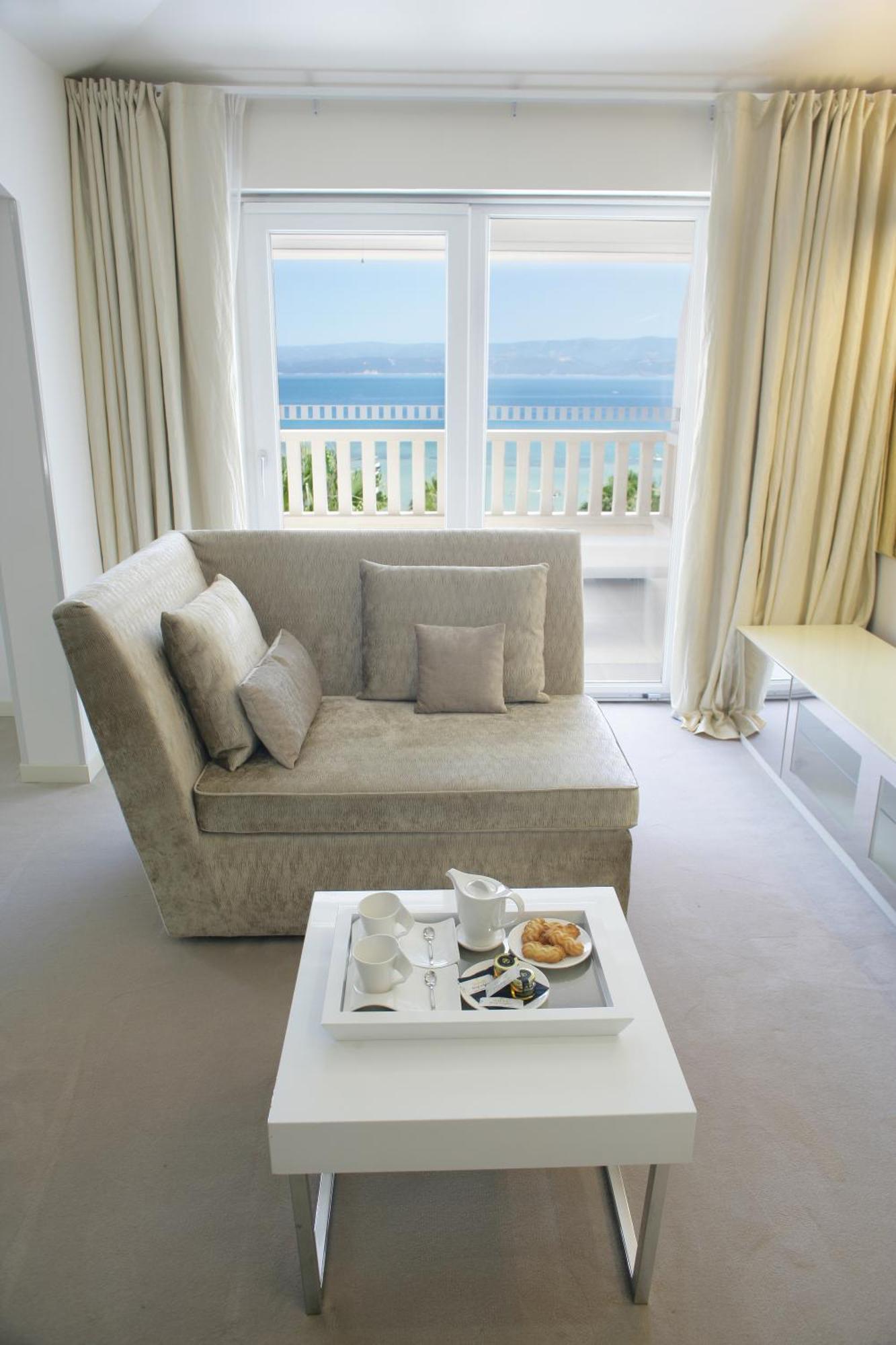 Executive Suite with Terrace, Sea View and Whirlpool