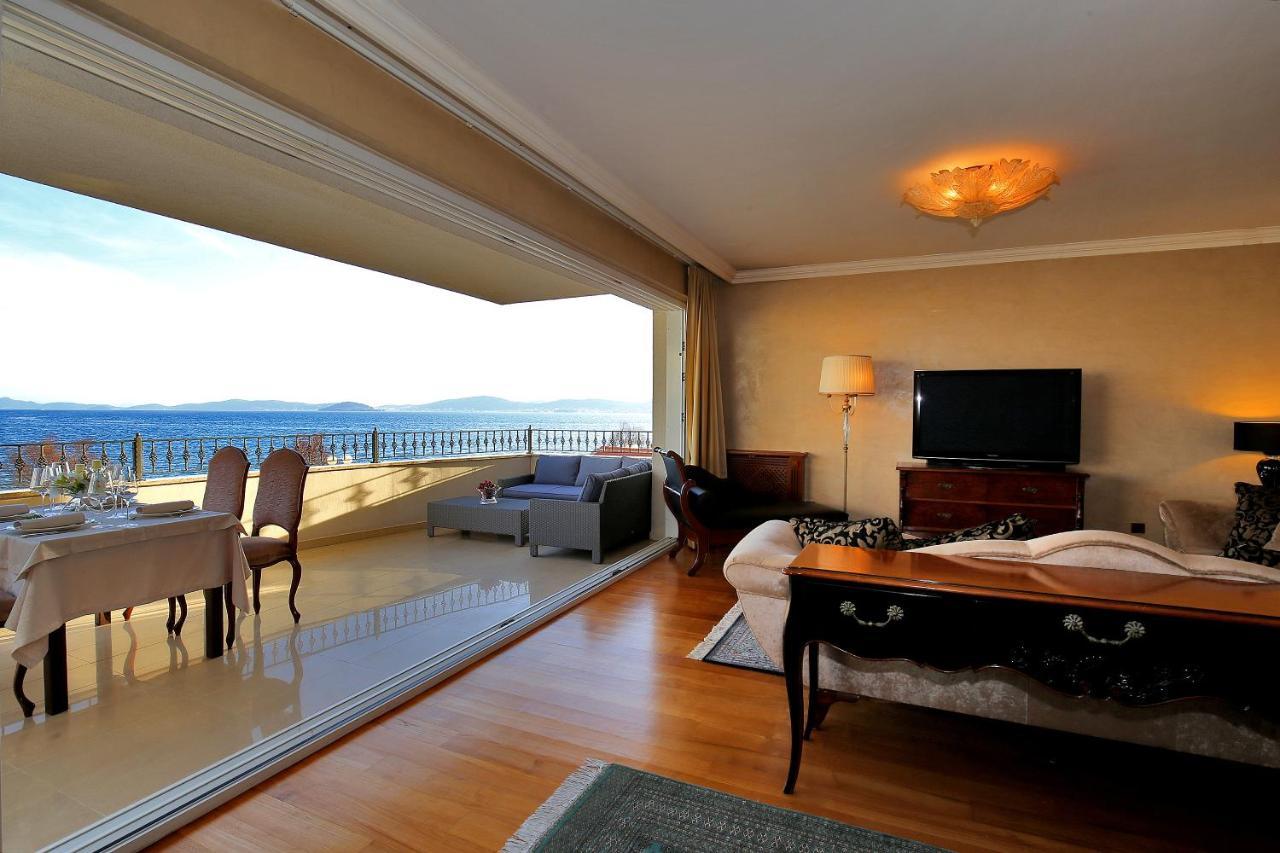 Suite Deluxe con terraza y vistas al mar