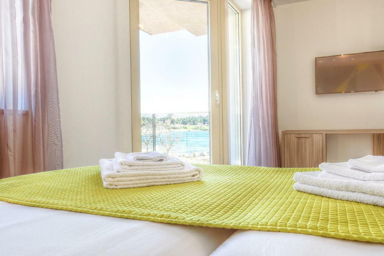 Tweepersoonskamer met 2 Aparte Bedden en Balkon