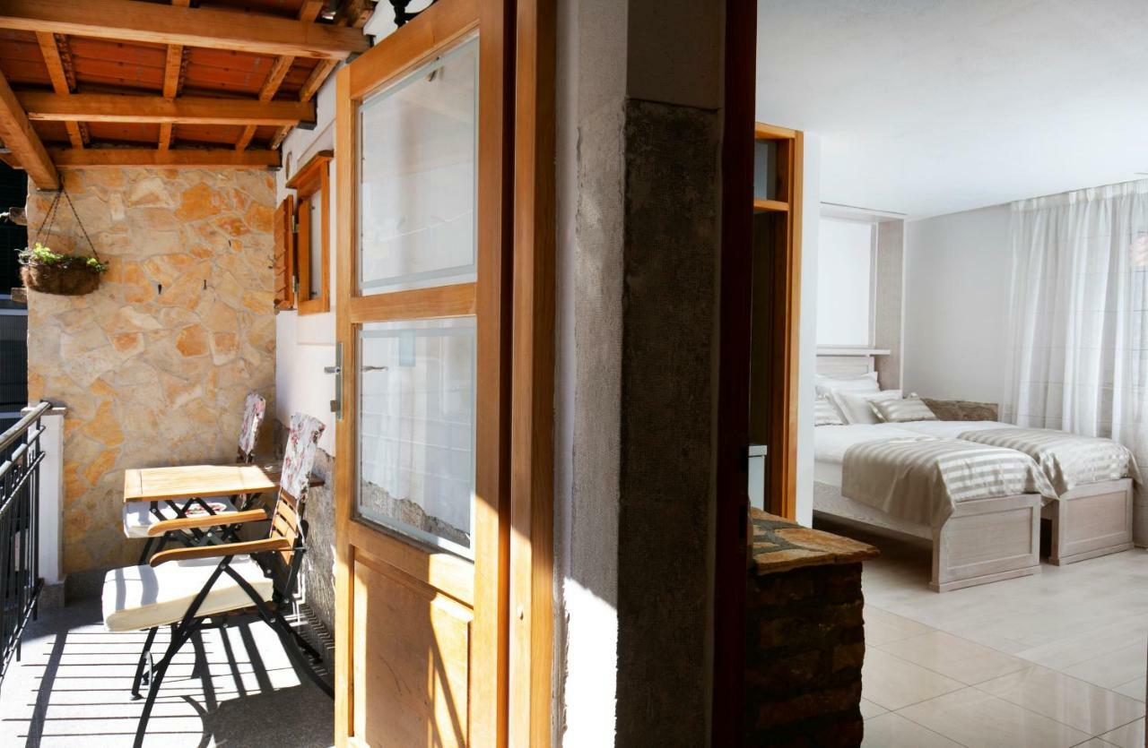 Studio (2 Adults)
