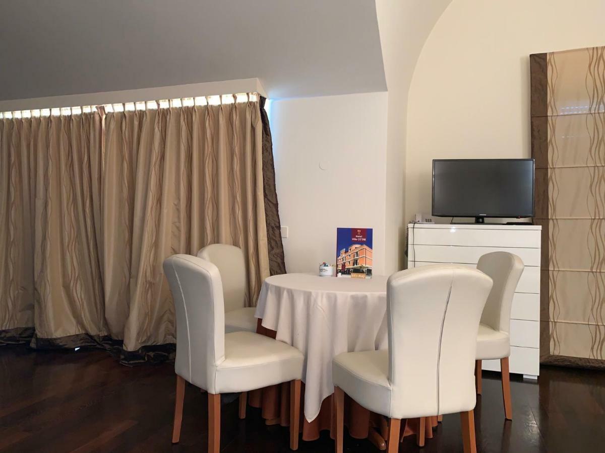 Suite Familiare con Balcone e Vista Mare