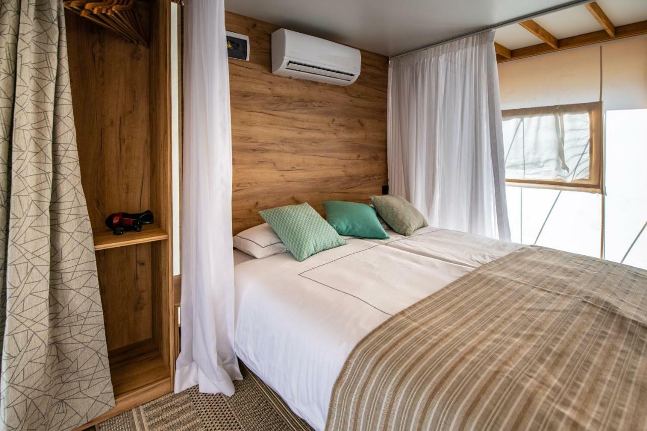 Superior Safaritent met 2 Slaapkamers en Uitzicht op Zee