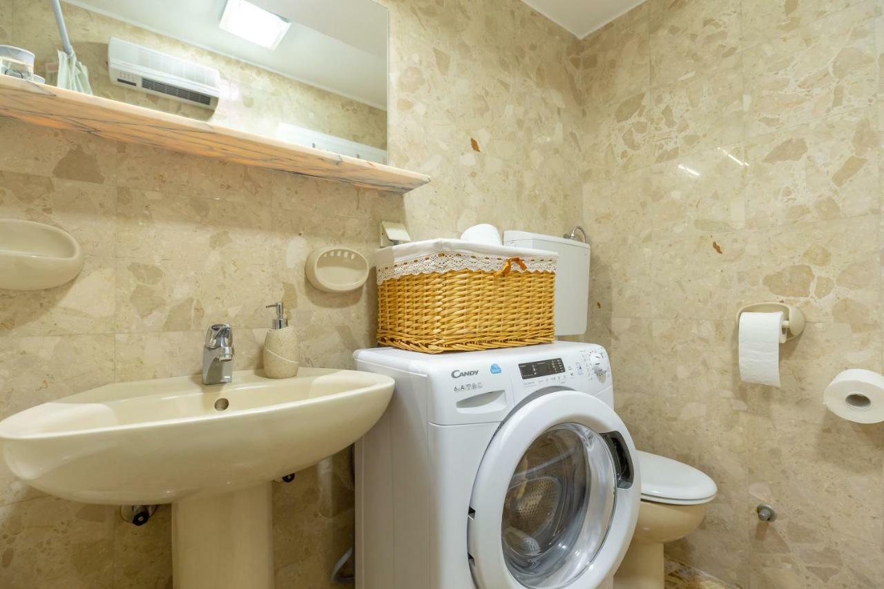 Two-Bedroom Apartment,798945411:JPEG