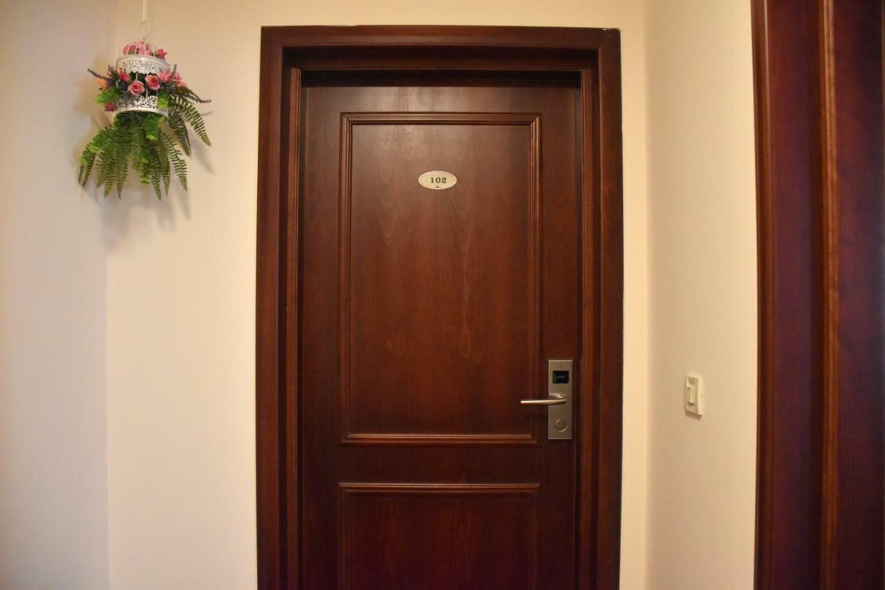 Superior Suite,805257159:JPEG