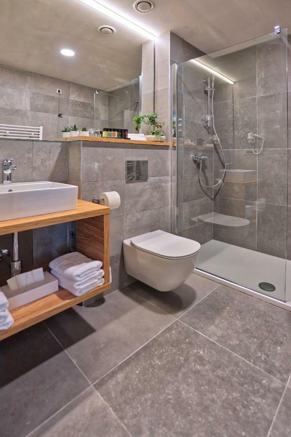Chambre Double Deluxe avec Lit d’Appoint - Vue sur Montagnes