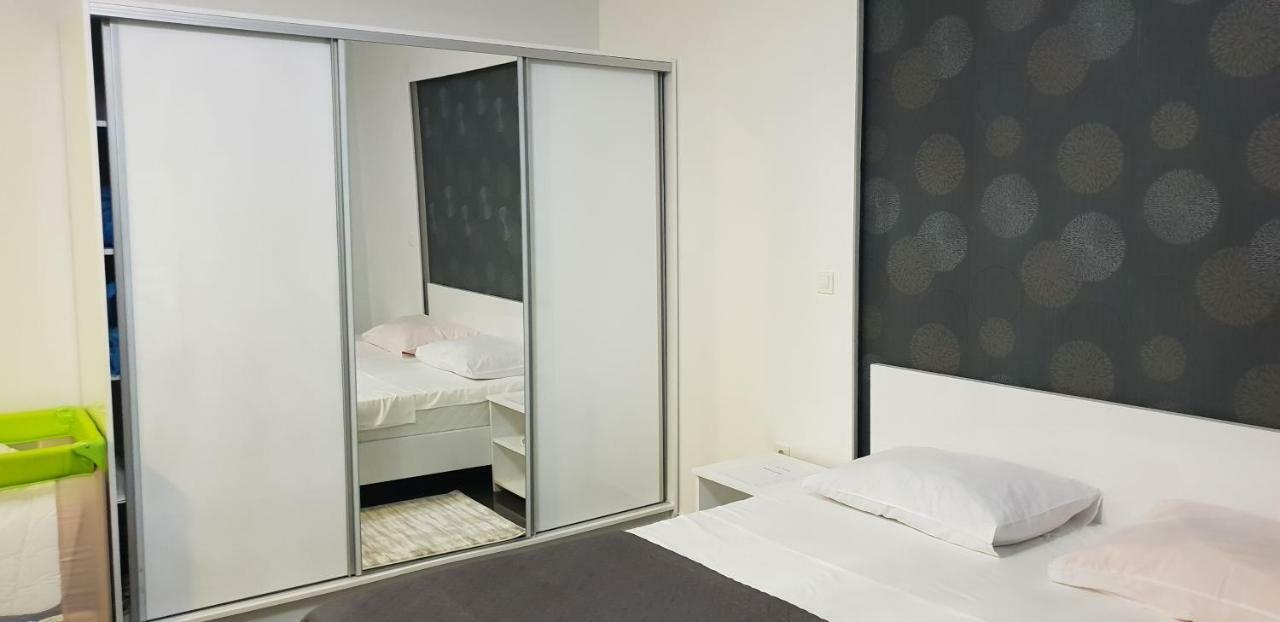 Deluxe Zimmer (2 Erwachsene & 1 Kind)