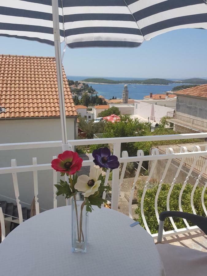 Apartamento de 1 Quarto com Varanda e Vista do Mar