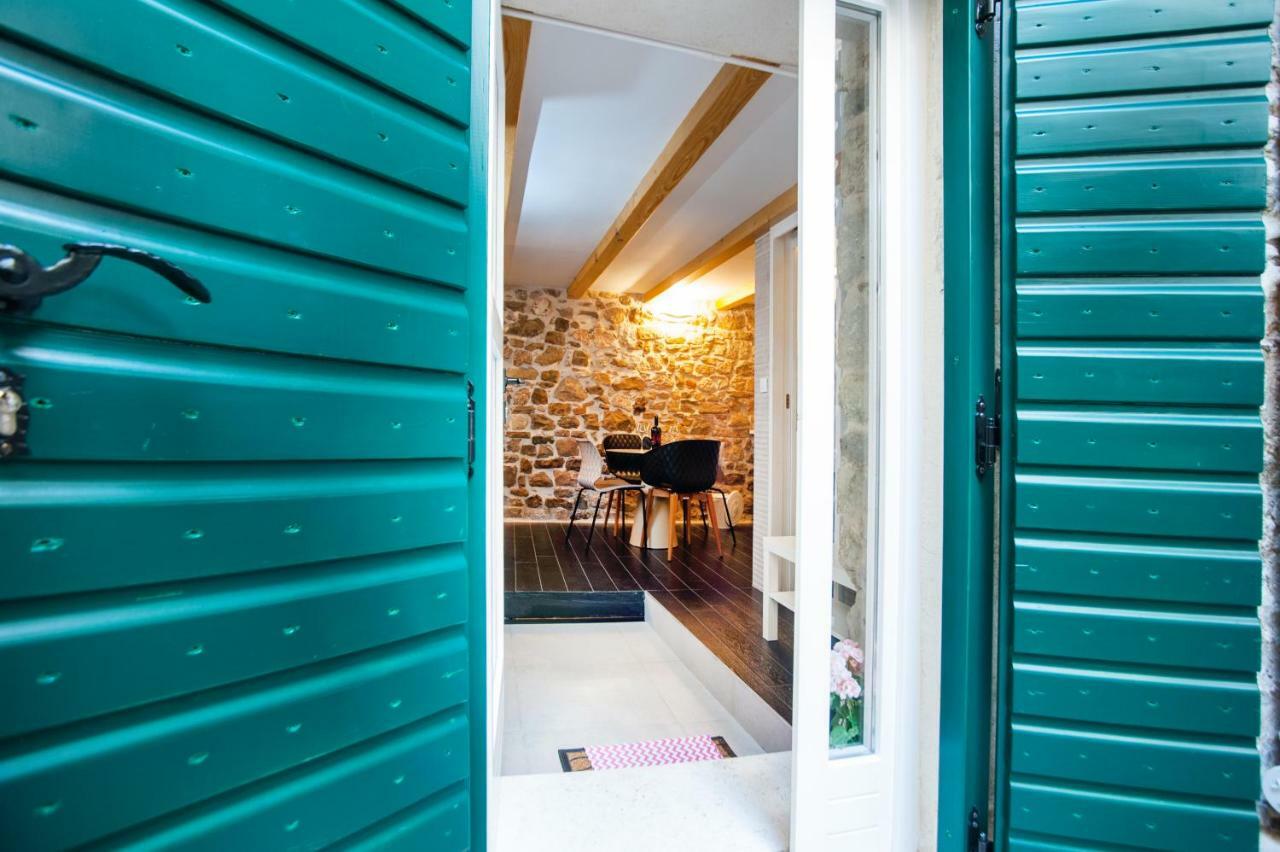Deluxe Double Room (2 Adults + 1 Child) - Pylon 0