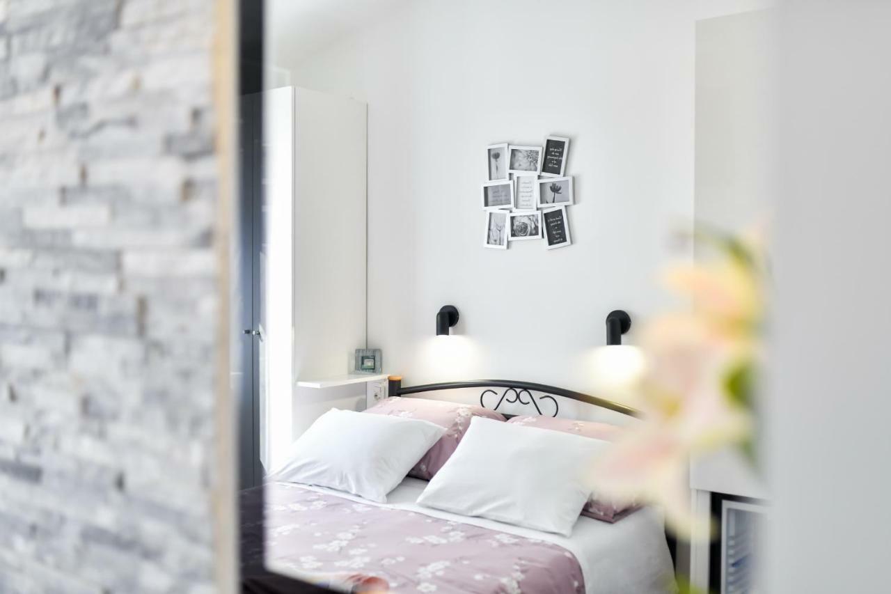 Camera Doppia con Letti Singoli con Bagno Privato