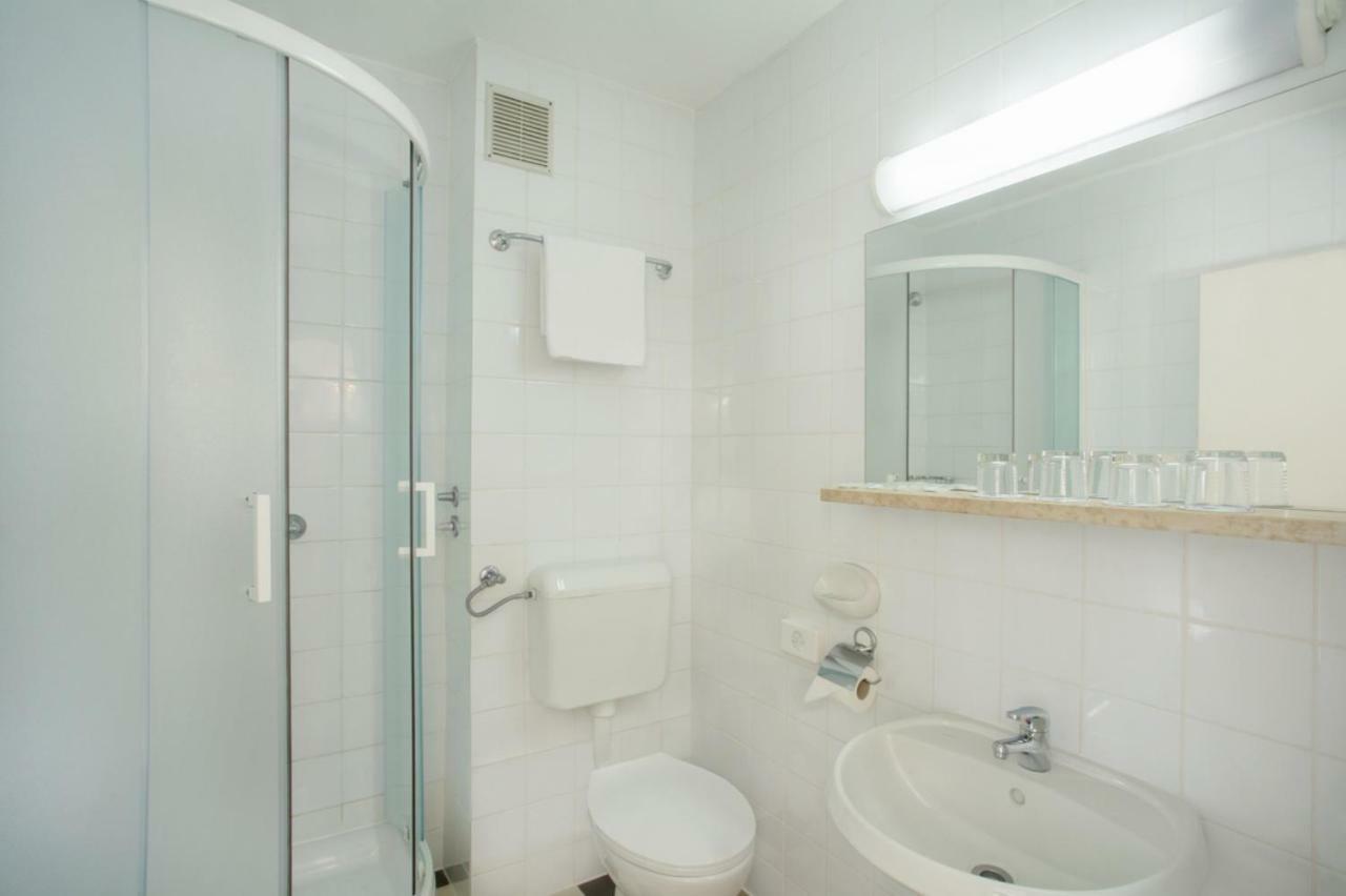 Apartment 42,886074430:JPEG