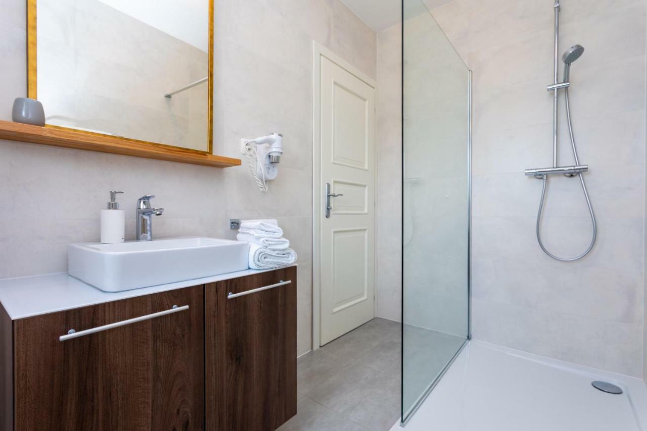 Doppelzimmer mit Balkon
