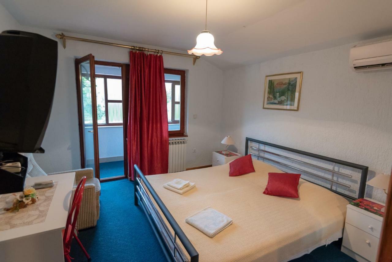Doppelzimmer mit Balkon