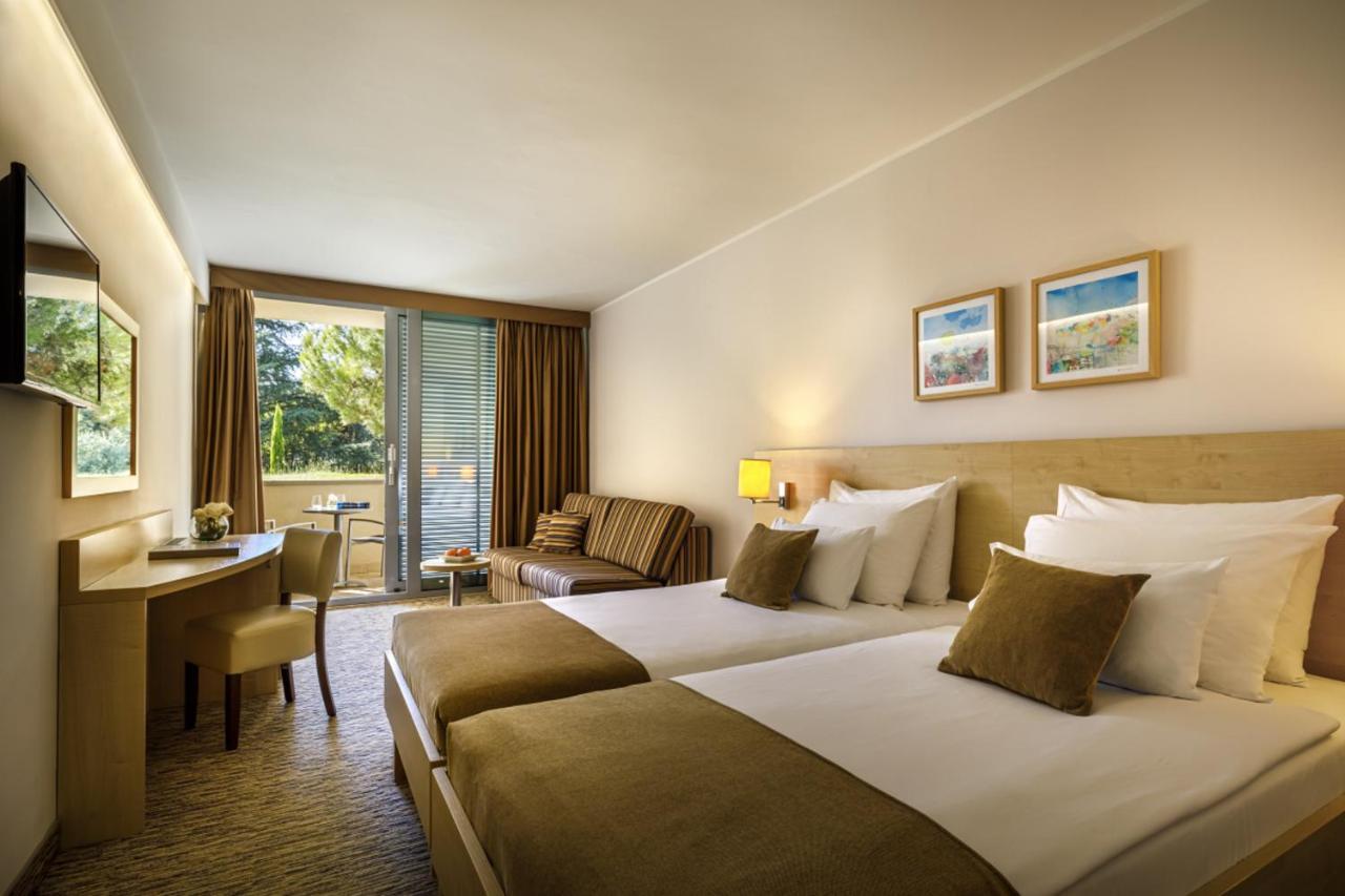Room for 2+2