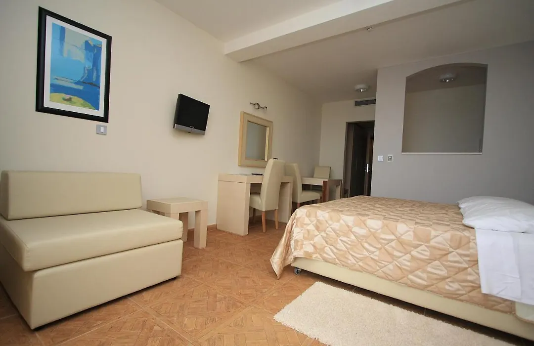 Aparthotel Natalia Podgora-1