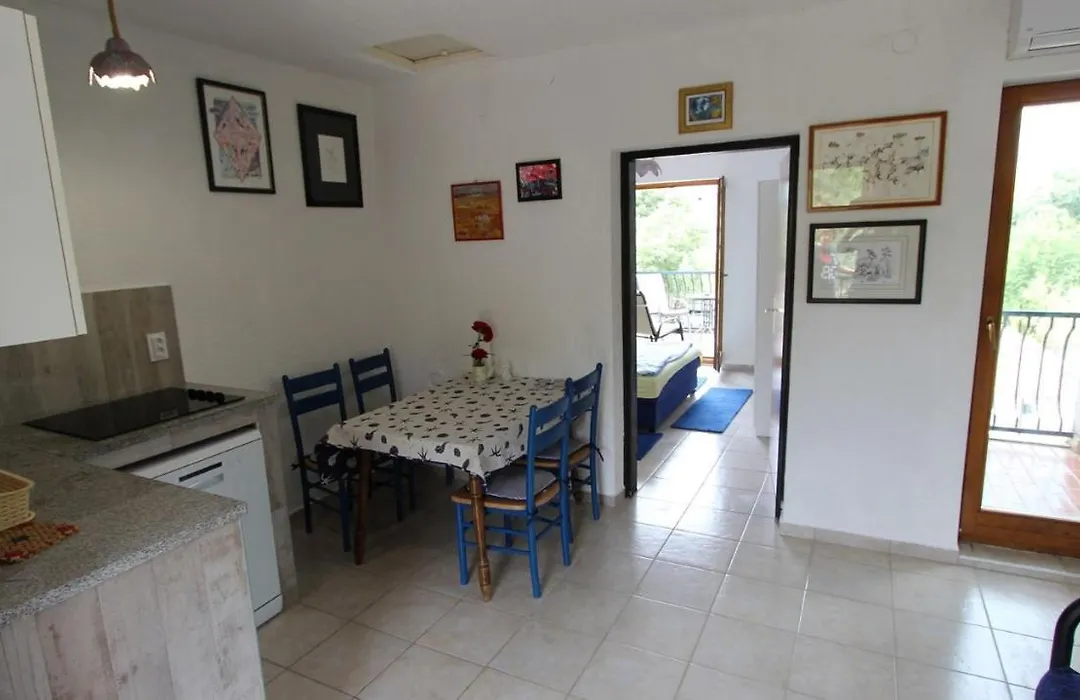 Apartments Lastavica-1