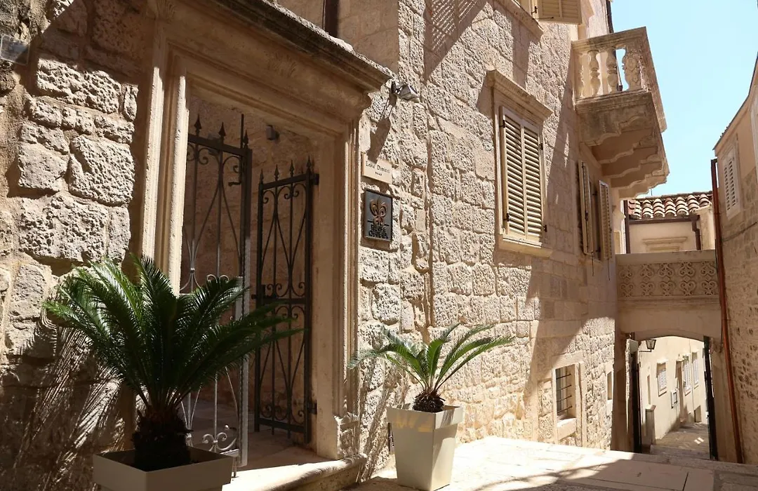 Lesic Dimitri Palace-1