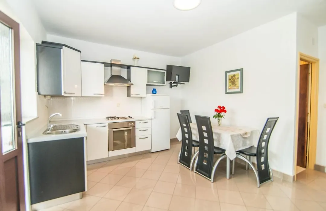 Apartments Valentic 1304-1
