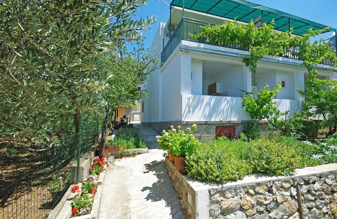 Apartmani Maslina-1