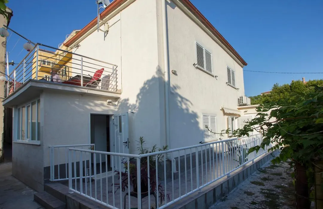 Guest House Kušeta-1