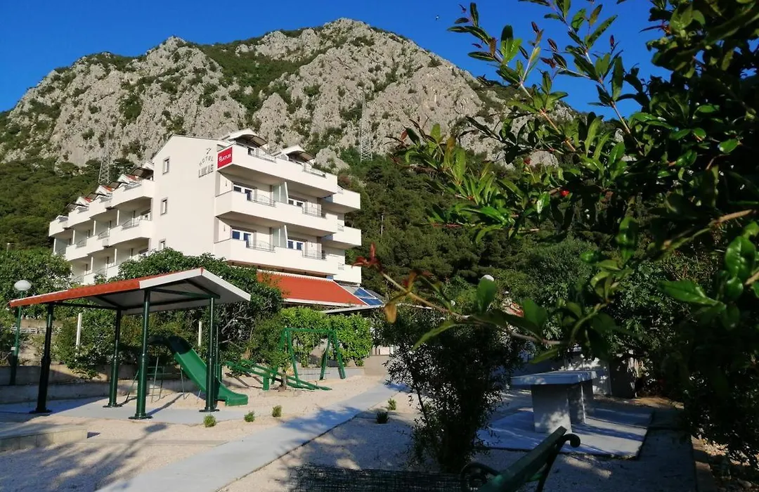 Hotel Lukas-1