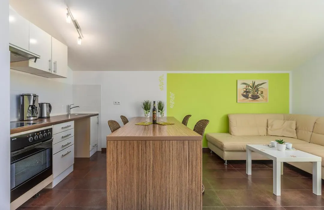 Maja Apartment 3-1