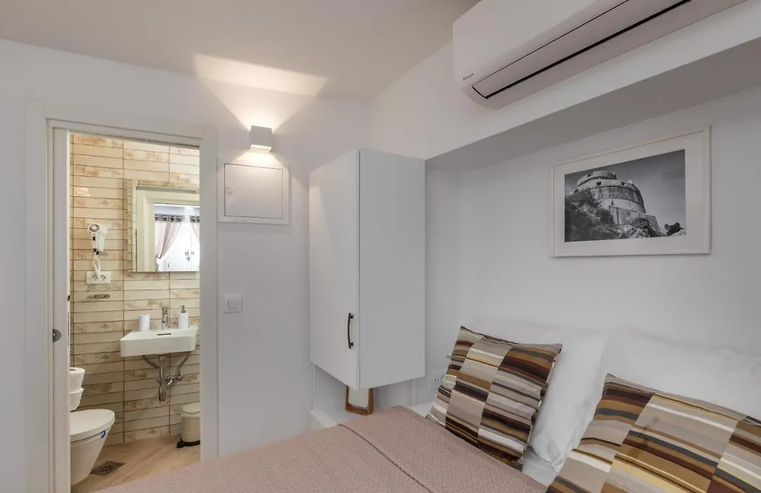 Apartment & Rooms Palmotta-1