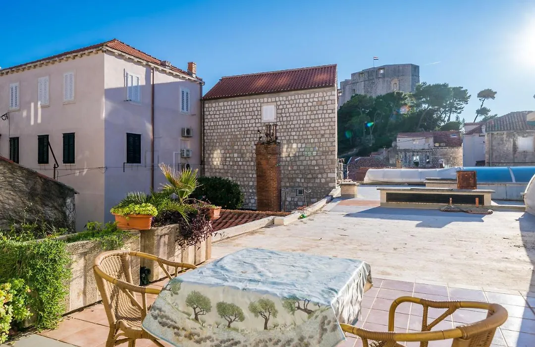 Deluxe Rooms With A Terrace View At Old City Gate-1