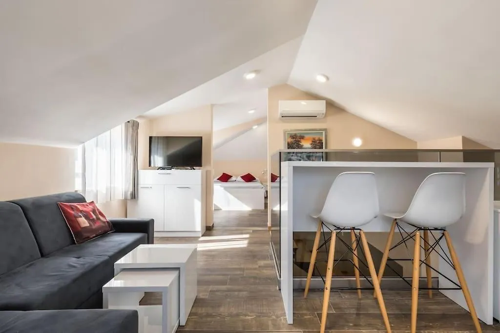 Elegant Residence Rooms&Apartments-1