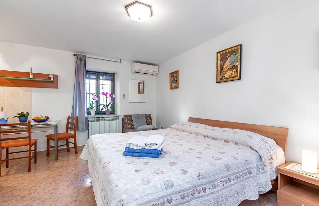 Apartments Grgeta Funtana-1