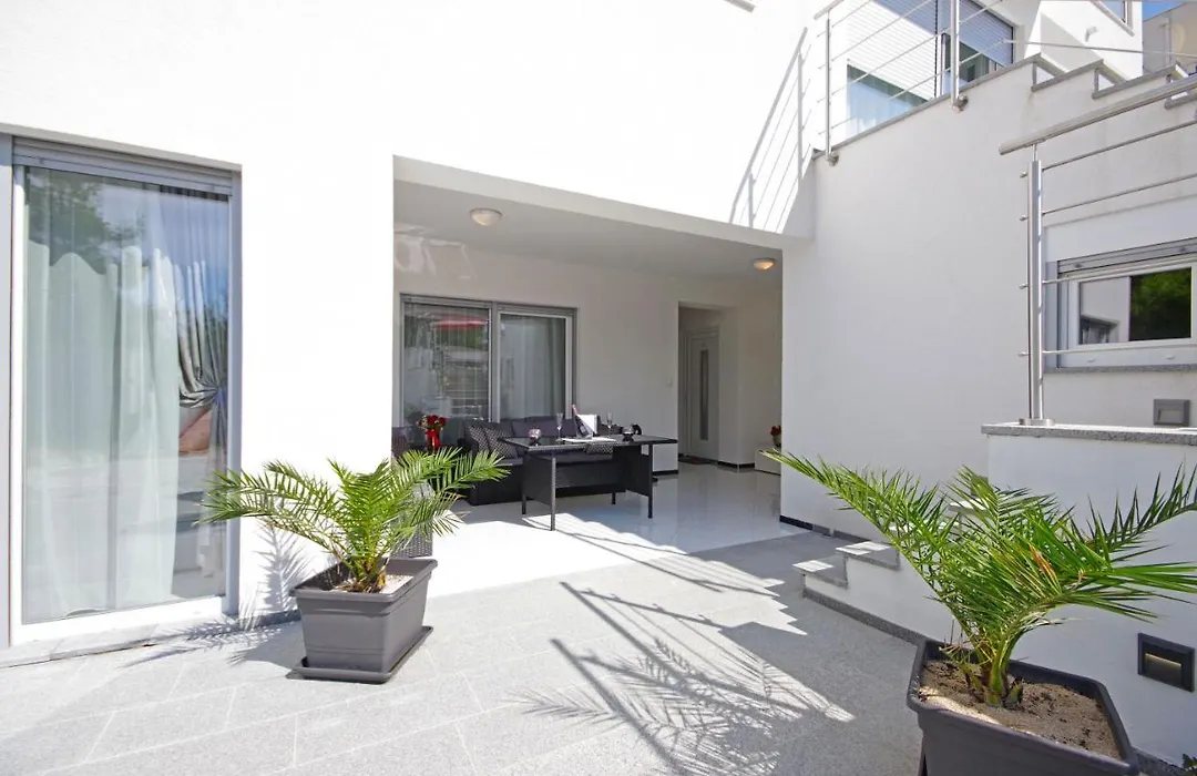 Villa Inis-1