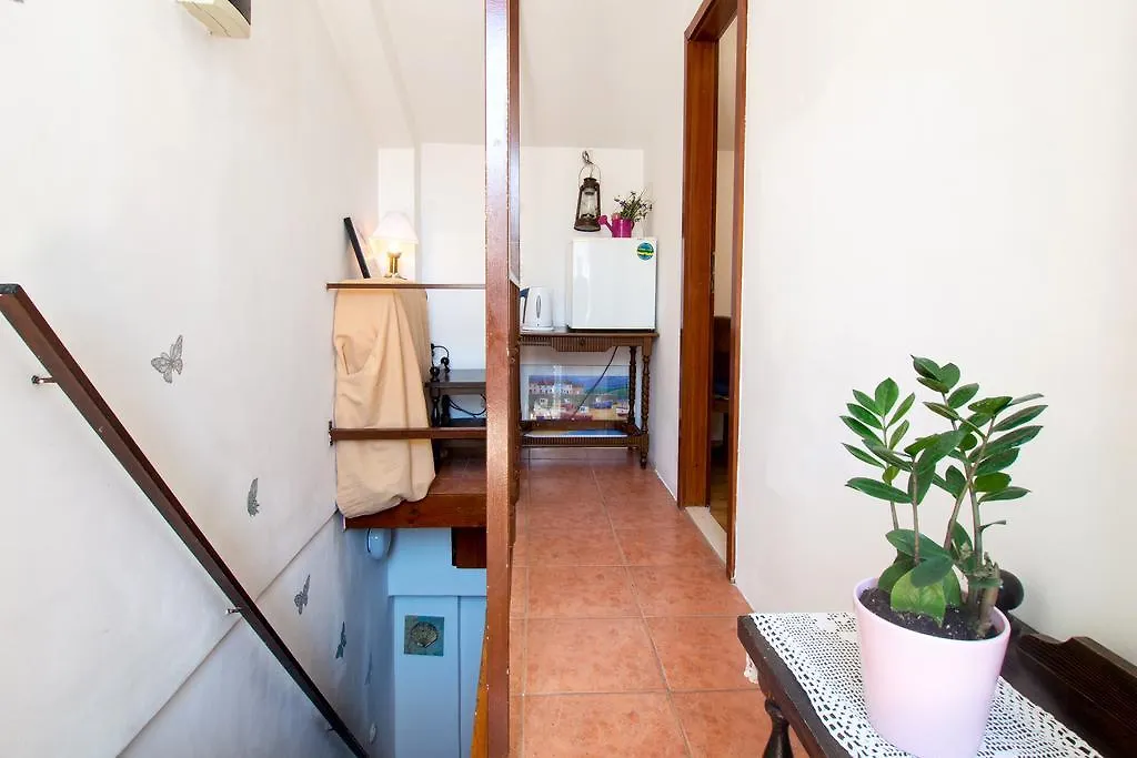 Split Accommodation-1
