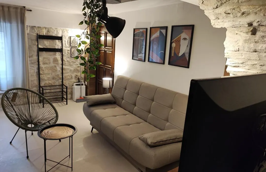 Carol Rooms-1
